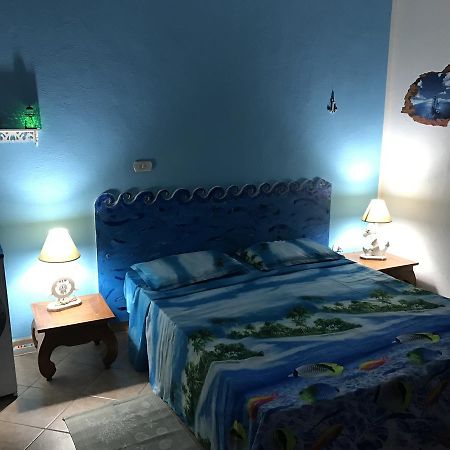 Acquamarina B&B La Maddalena  Buitenkant foto